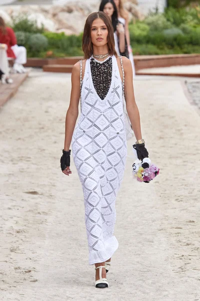 Look 60